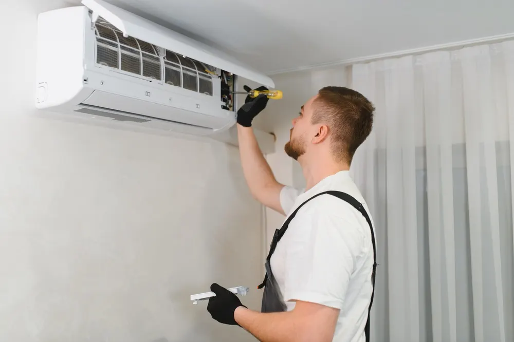 What’s That Smell? Decoding Strange Odors From Your Vents (Musty, Burning, or Chemical Smells)